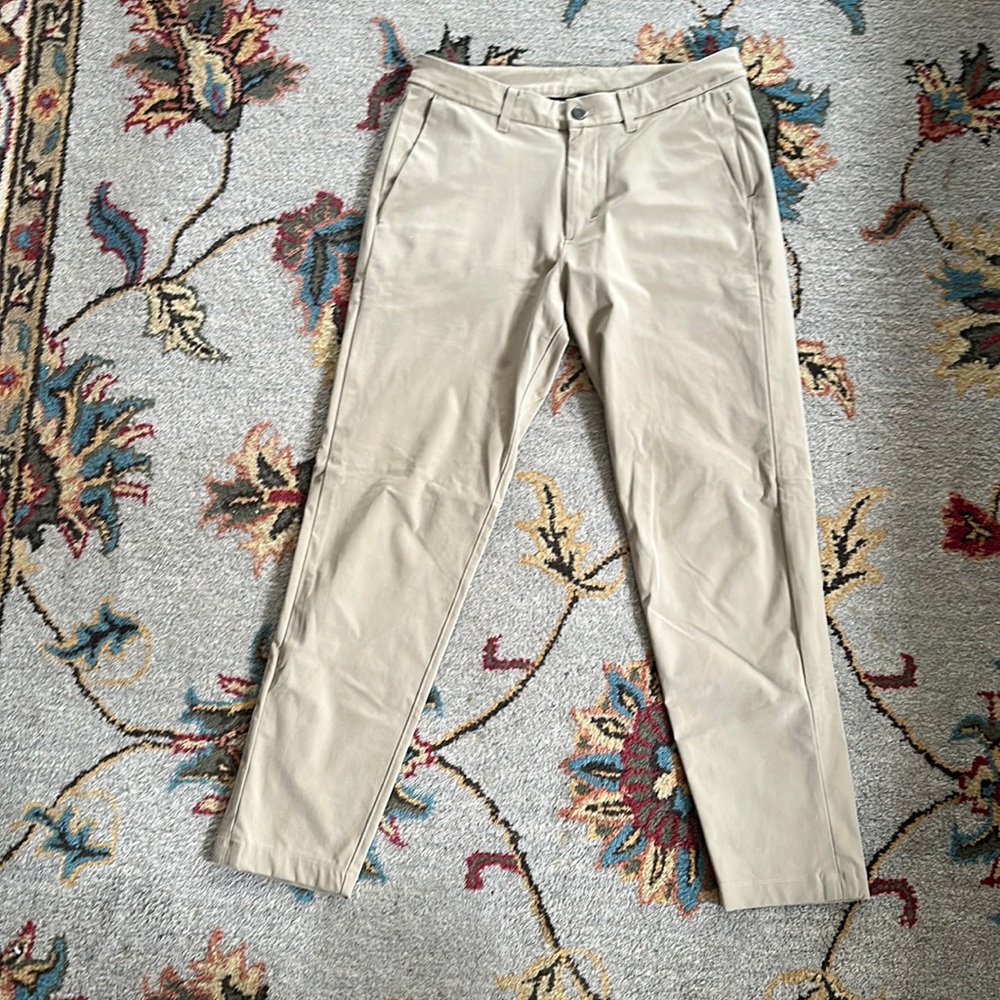 Lululemon Commission Pants.. Size M